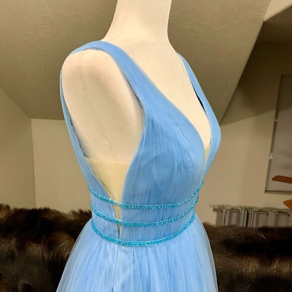Charming Ball Gown V Neck Open Back Blue Tulle Long Prom Dresses with Beaded - Picture 6 of 14